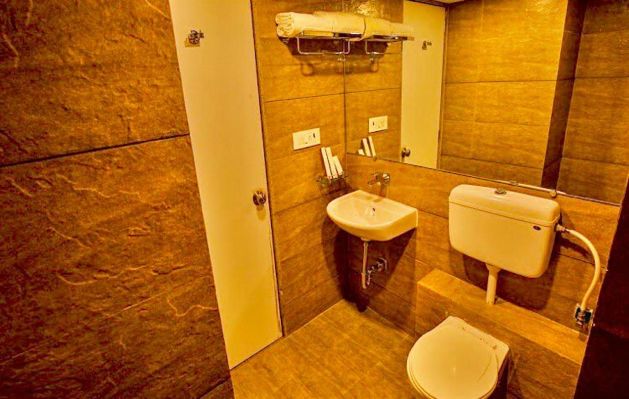 Weekend Address Managed By Stay Cation Surate Extérieur photo
